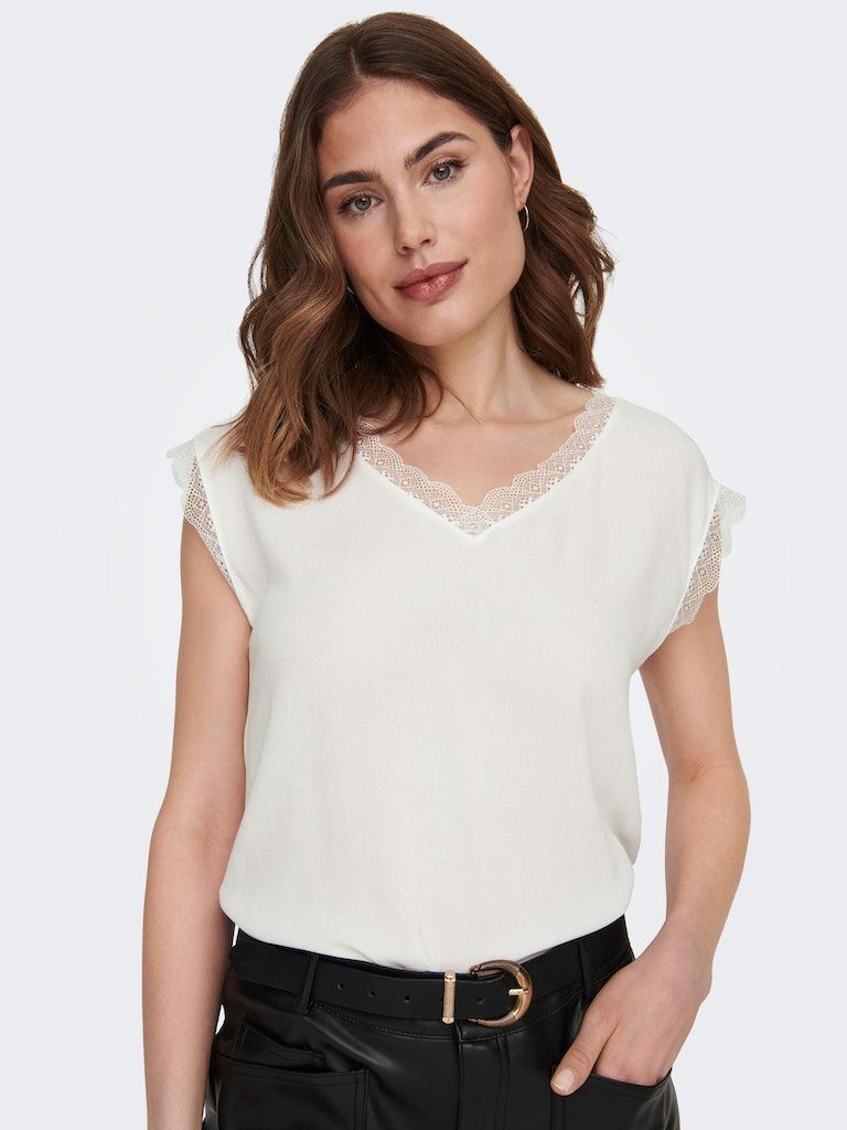 Onljasmina Fr S/S V-Neck Lace Top Ptm Cloud Dancer