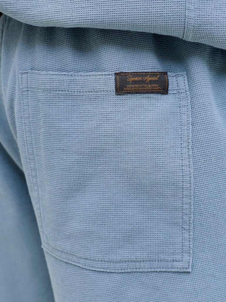 5895700
