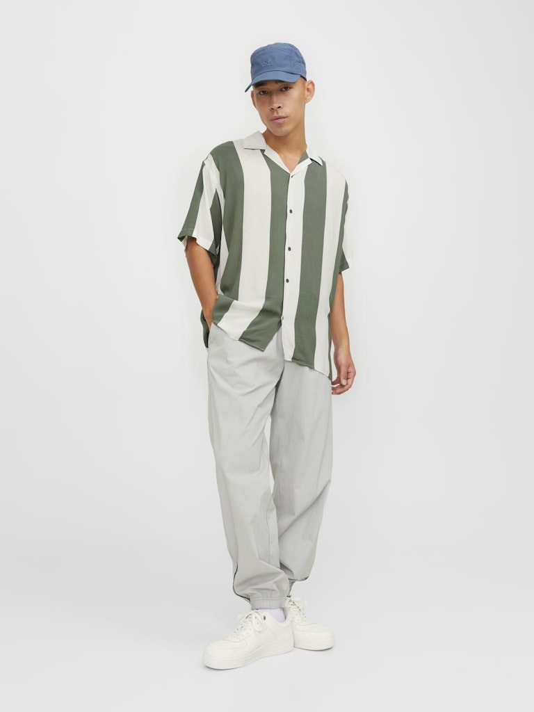 Jcojeff 12252536 Aop Resort Shirt Ss Relax Ln Agave Green Stripe de jack & Jones