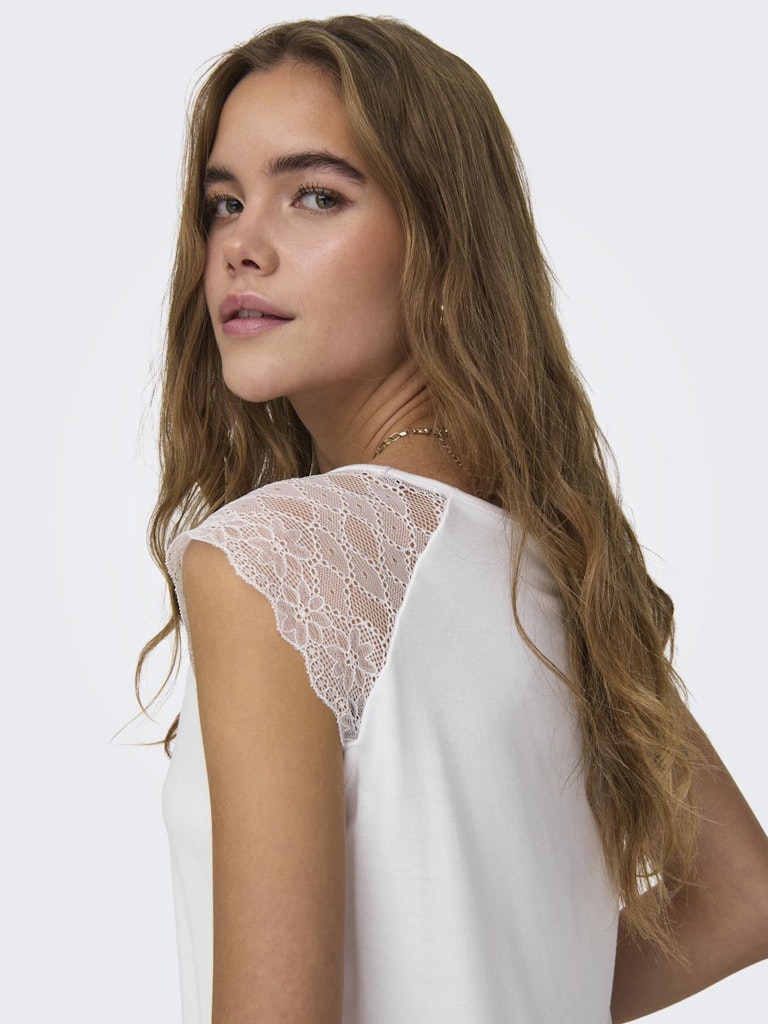 Onlpetra S/S Lace Mix Top Jrs Noos White 15315803 de Only