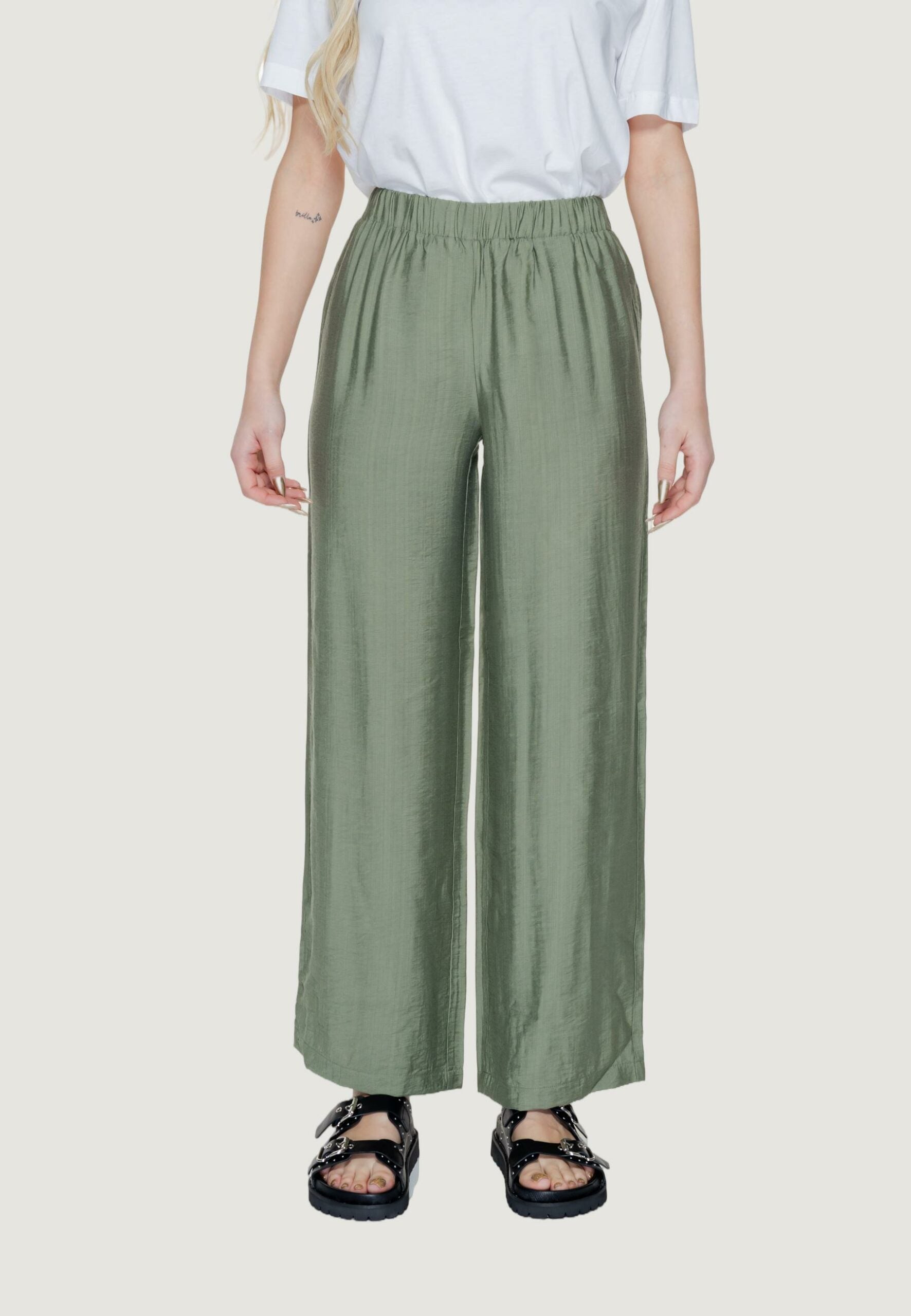 Pantalón 15319204 de Only Onlzabbi Paula Hw Pant Life  Wvn Deep Lichen Green