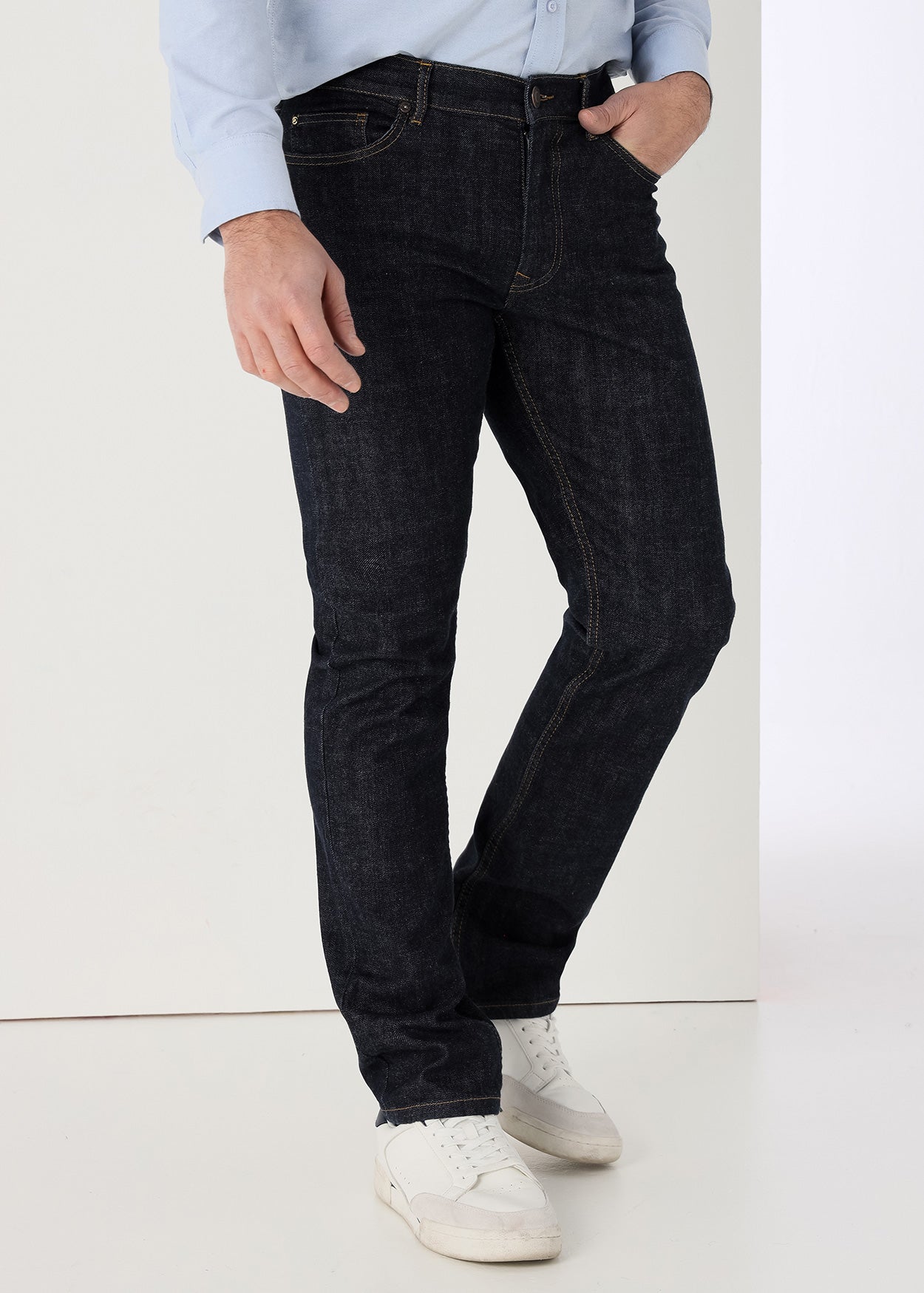 Jeans Regular Tiro Medio Rinse Wash Six Valves 500101403978