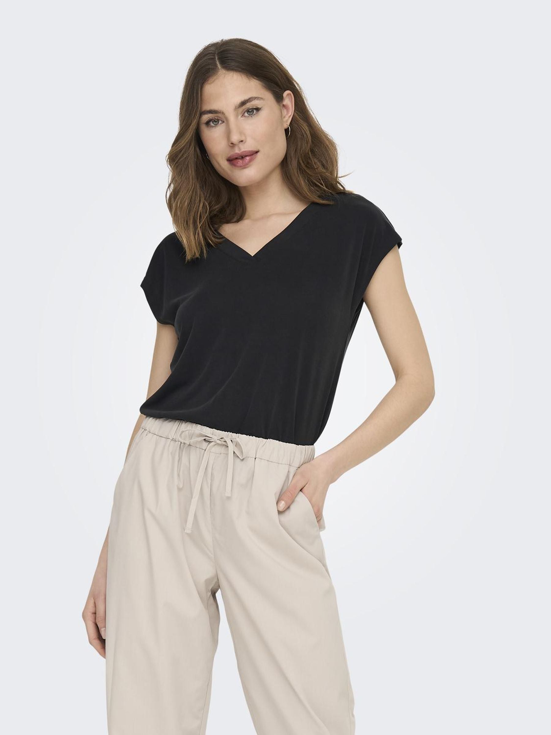 Top ONLY Onlfree Life S/S Mod.V-Neck Top Jrs Noos 15287041 Black