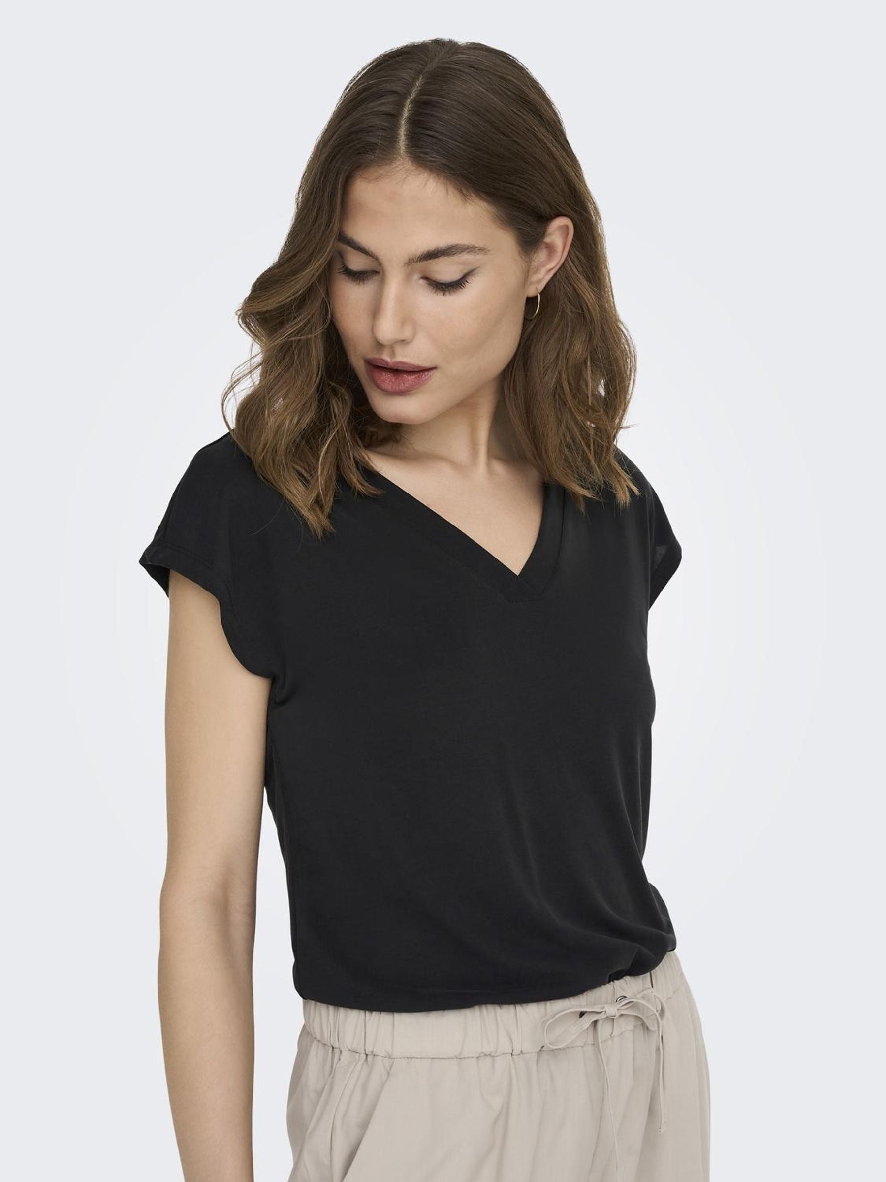 Top ONLY Onlfree Life S/S Mod.V-Neck Top Jrs Noos 15287041 Black