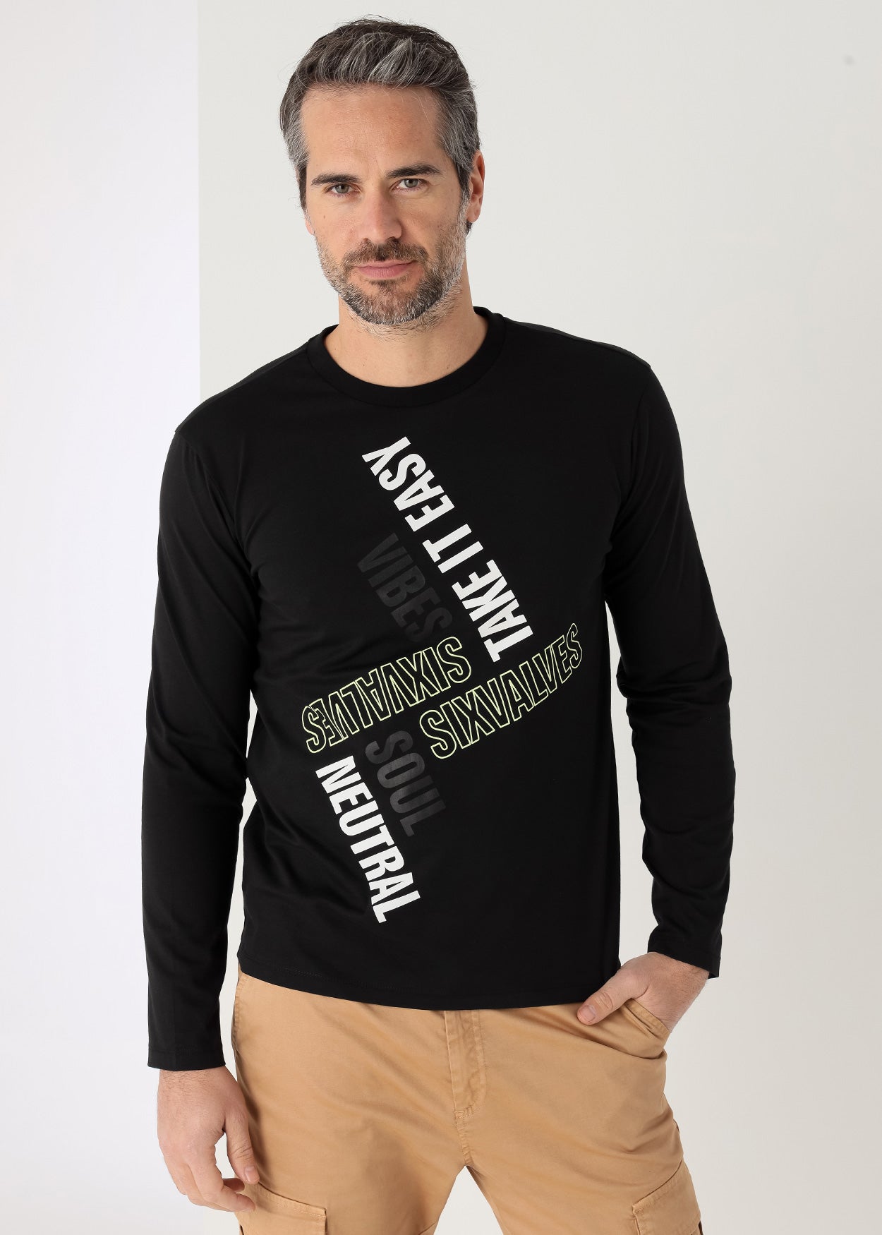 Camiseta Manga Larga Grafica Texto  Six Valves 551111368399